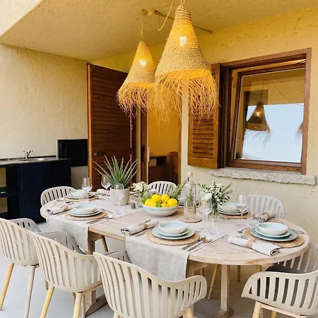 Διαμέρισμα Newly Renovated Apartment, Garden & 3 Parking Spots - 7 Min