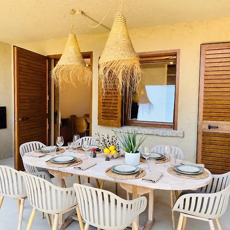 Διαμέρισμα Newly Renovated Apartment, Garden & 3 Parking Spots - 7 Min